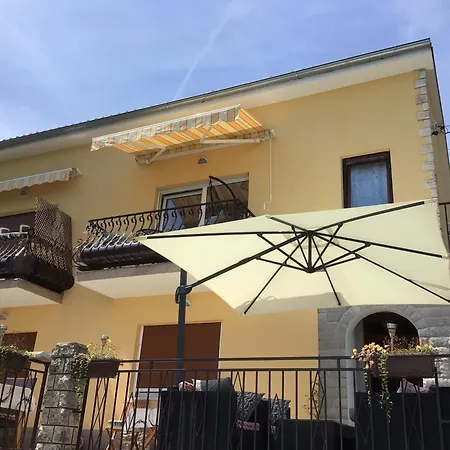 B&B House Vali 로브란