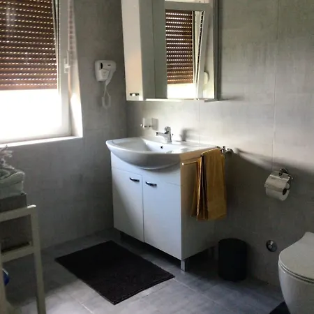 House Vali 3* Ловран