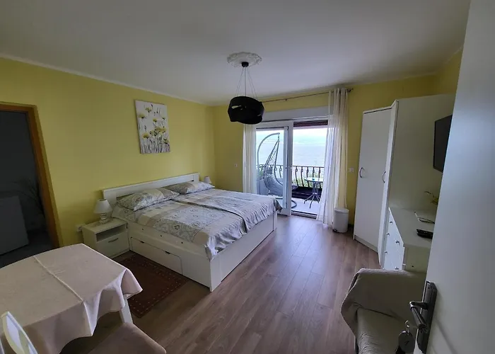 House Vali 로브란