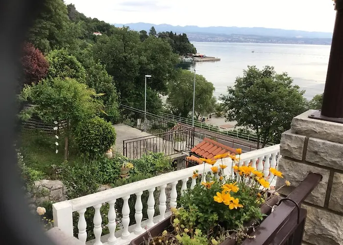 House Vali Ловран