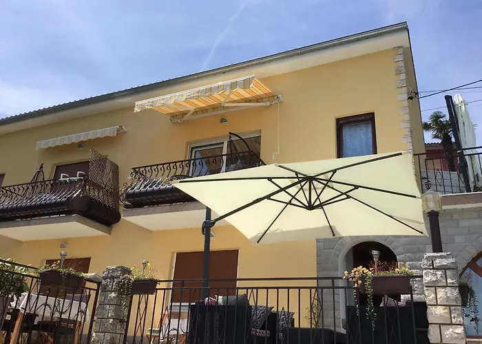 B&B House Vali 로브란