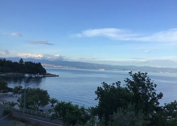 B&B House Vali 로브란