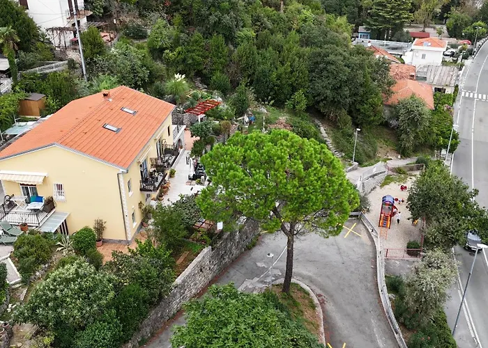 House Vali 3* Ловран