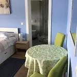 House Vali Bed & Breakfast