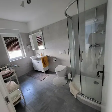 Bed & Breakfast House Vali 3*