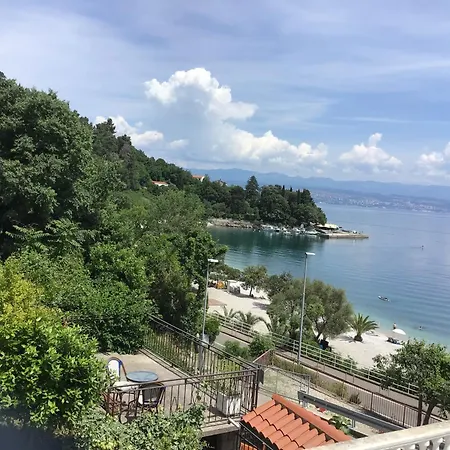 House Vali Bed & Breakfast