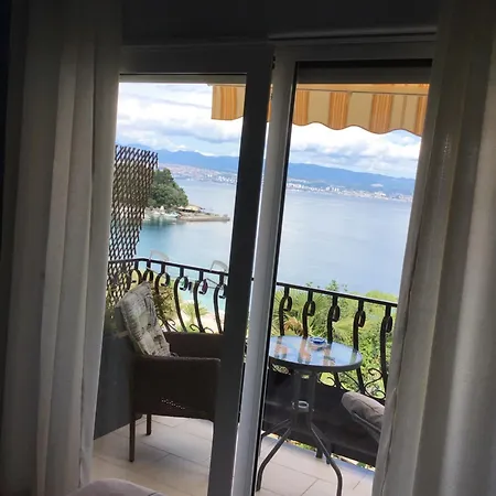 Bed & Breakfast House Vali 3*