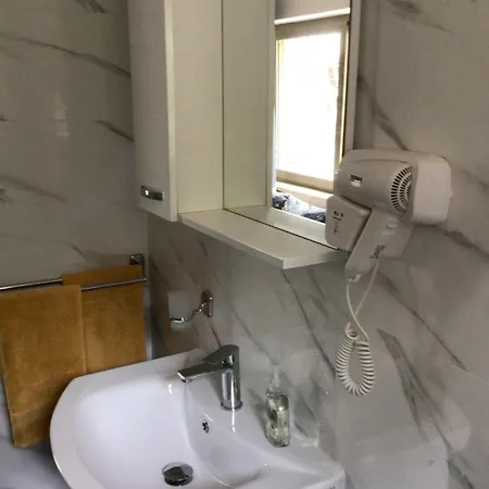 House Vali Bed & Breakfast