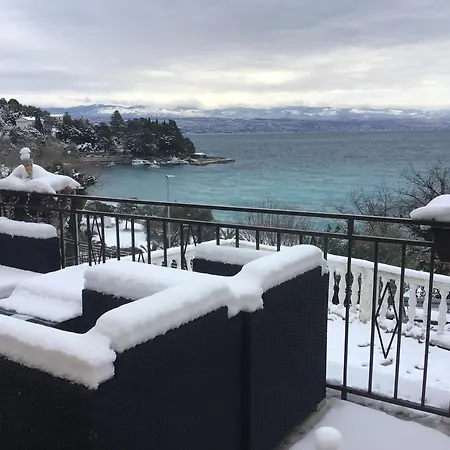 House Vali Bed & Breakfast 3*