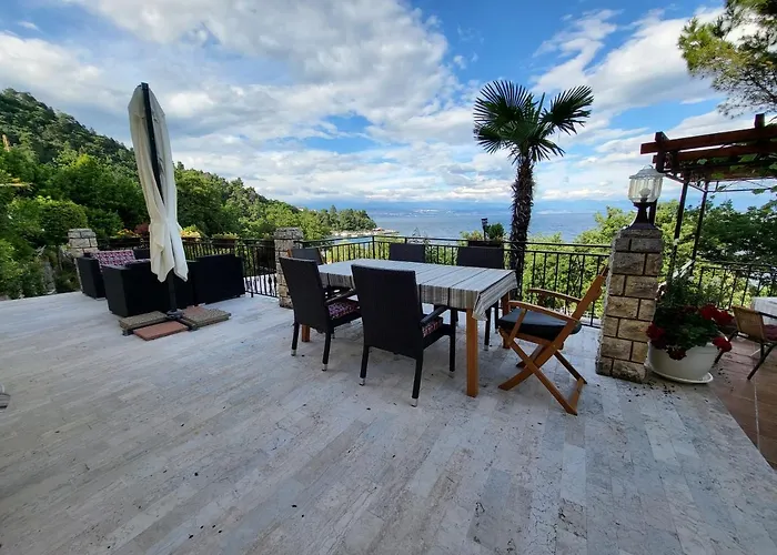 B&B House Vali 로브란