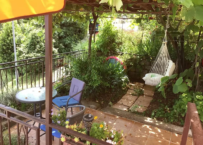 House Vali Bed & Breakfast