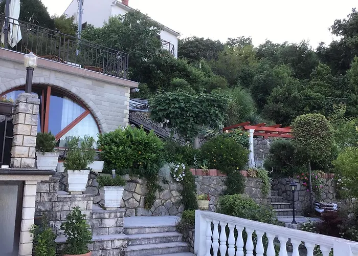 House Vali 로브란