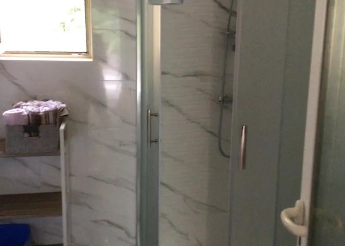 House Vali Bed & Breakfast 3*