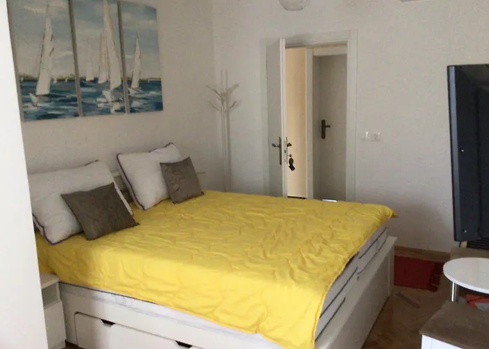 B&B House Vali 로브란